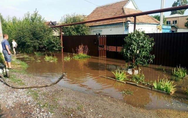 Под Запорожьем за час выпала месячная норма: уровень воды достигал метра (ФОТО) Фото № 5 Под Запорожьем за час выпала месячная норма: уровень воды достигал метра (ФОТО) Фото № 5