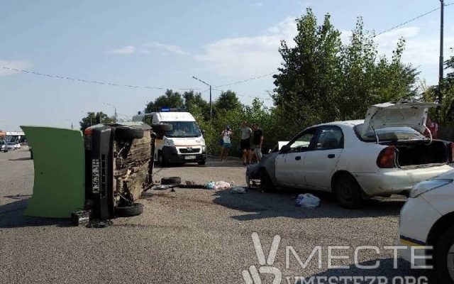 На Набережной ДТП: От удара На Набережной ДТП: От удара
