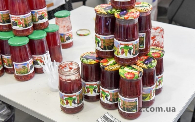 В Запорожье привезли уникальные сорта вкуснейших ягод (ФОТО) Фото № 4 В Запорожье привезли уникальные сорта вкуснейших ягод (ФОТО) Фото № 4