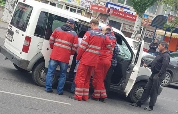 В Запорожской области автомобиль наехал на пешехода (ФОТО) Фото № 1 В Запорожской области автомобиль наехал на пешехода (ФОТО) Фото № 1