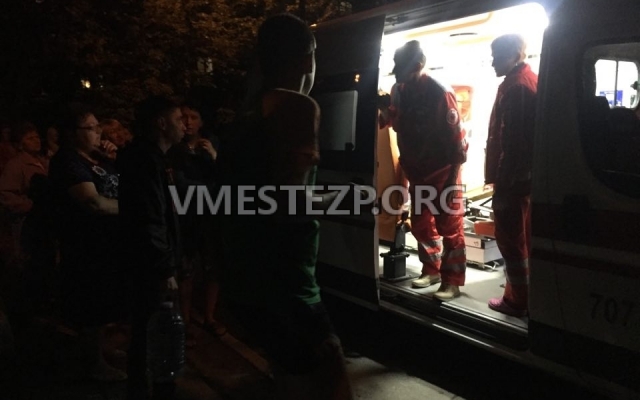 Резонанс: В Запорожье напали на женщину, ее били головой об асфальт (ФОТО) Фото № 0 Резонанс: В Запорожье напали на женщину, ее били головой об асфальт (ФОТО) Фото № 0