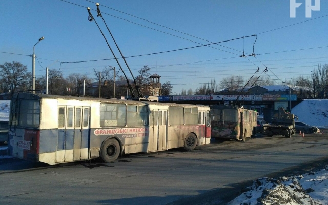 В Запорожье остановились троллейбусы Фото № 4 В Запорожье остановились троллейбусы Фото № 4