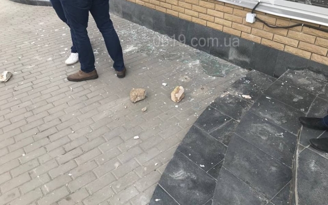 В Запорожской области неизвестные напали на кафе В Запорожской области неизвестные напали на кафе