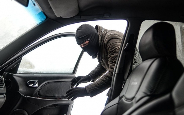 В Запорожье угнали грузовик из спального района Фото № 0 В Запорожье угнали грузовик из спального района Фото № 0