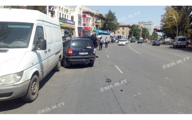 В центре города тройное ДТП (ФОТО, ВИДЕО) Фото № 0 В центре города тройное ДТП (ФОТО, ВИДЕО) Фото № 0