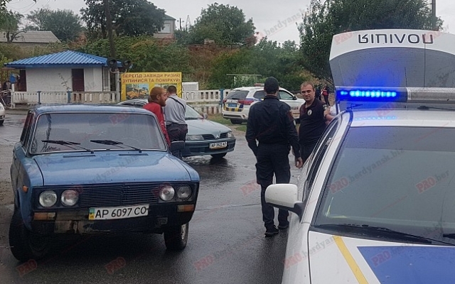 Полумертвые мужчины пытались съездить за водкой (ФОТО, ВИДЕО) Фото № 1 Полумертвые мужчины пытались съездить за водкой (ФОТО, ВИДЕО) Фото № 1