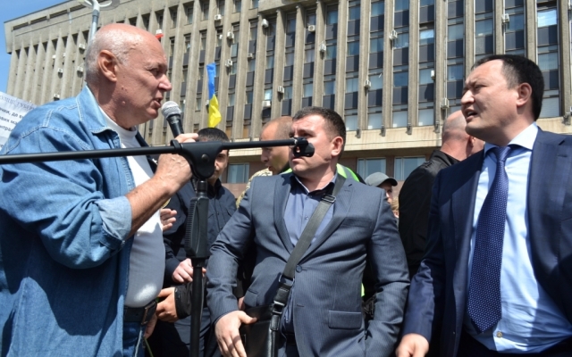 В сети появился самый полный фоторепортаж сегодняшнего митинга в Запорожье Фото № 54 В сети появился самый полный фоторепортаж сегодняшнего митинга в Запорожье Фото № 54