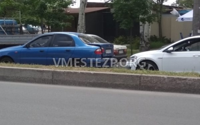 В результате ДТП движение на Лермонтова затруднено (ФОТО) Фото № 4 В результате ДТП движение на Лермонтова затруднено (ФОТО) Фото № 4