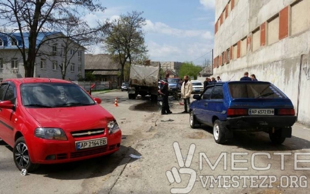 Появились фото страшного ДТП в Запорожье: Пассажир остался без головы Фото № 6 Появились фото страшного ДТП в Запорожье: Пассажир остался без головы Фото № 6