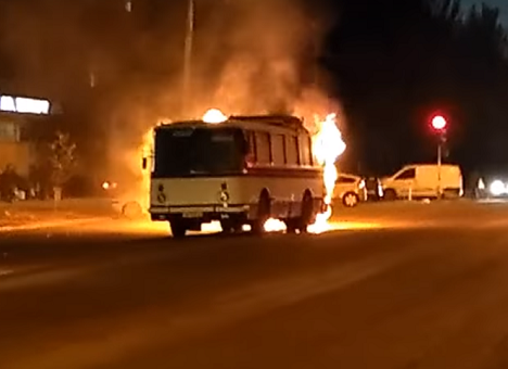 Стала известна возможная причина возгорания автобуса на Бабурке Фото № 0 Стала известна возможная причина возгорания автобуса на Бабурке Фото № 0
