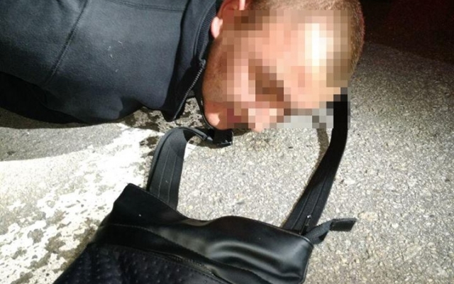 Погоня в Запорожье: Воры выскакивали из Погоня в Запорожье: Воры выскакивали из