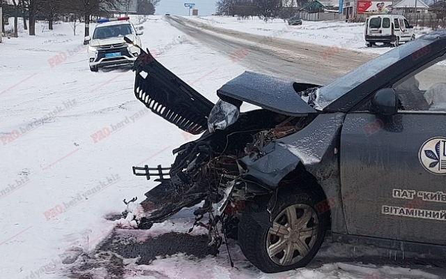 ДТП на скользкой дороге: От автомобиля ДТП на скользкой дороге: От автомобиля