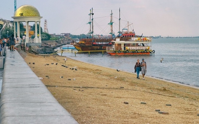 В сети появились удивительные фотоснимки летнего Бердянска Фото № 21 В сети появились удивительные фотоснимки летнего Бердянска Фото № 21