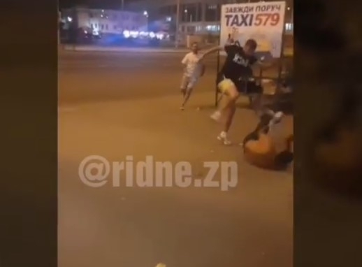 На вокзале мужчина устоил побоище, отбивая у вора сумку Фото № 0 На вокзале мужчина устоил побоище, отбивая у вора сумку Фото № 0