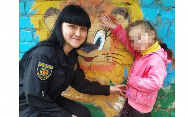 Под Запорожьем у горе-матери отняли троих детей (ФОТО) Фото № 0 Под Запорожьем у горе-матери отняли троих детей (ФОТО) Фото № 0