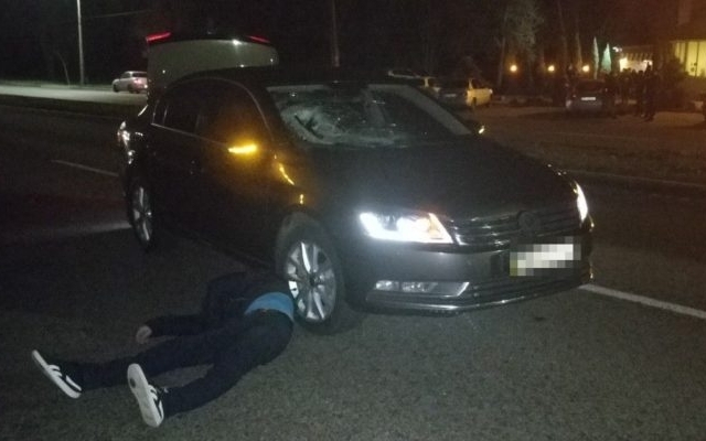В районе Набережной сбили человека: Парень в тяжелом состоянии (ФОТО) Фото № 0 В районе Набережной сбили человека: Парень в тяжелом состоянии (ФОТО) Фото № 0