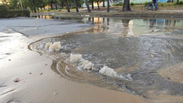 В Запорожской области прорвало водопровод (ФОТО, ВИДЕО) Фото № 1 В Запорожской области прорвало водопровод (ФОТО, ВИДЕО) Фото № 1