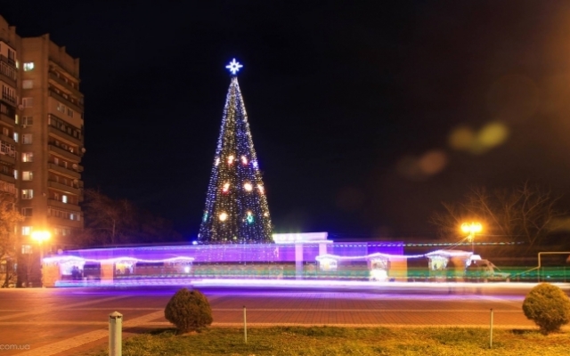 Мелитополь в новогодний вечер удивляет красотой (ФОТО) Фото № 0 Мелитополь в новогодний вечер удивляет красотой (ФОТО) Фото № 0