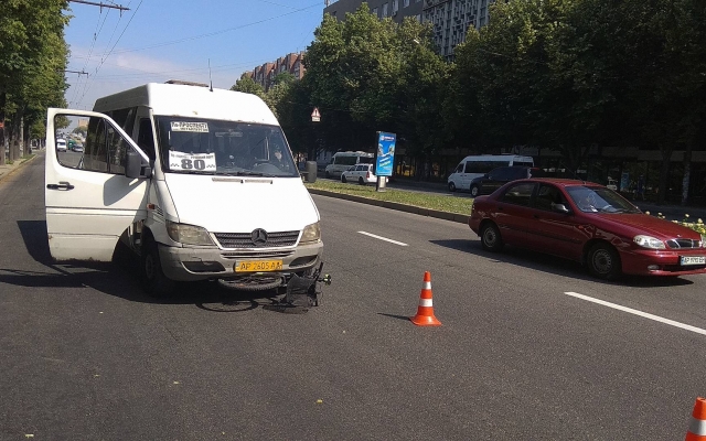 В центре города сбили велосипедиста (ФОТО) Фото № 1 В центре города сбили велосипедиста (ФОТО) Фото № 1