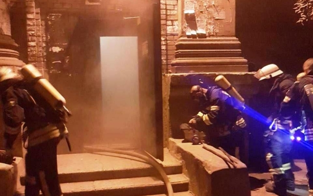 Стали известны подробности пожара на Соборном проспекте в квартире над ювелирным салоном (ФОТО) Фото № 1 Стали известны подробности пожара на Соборном проспекте в квартире над ювелирным салоном (ФОТО) Фото № 1