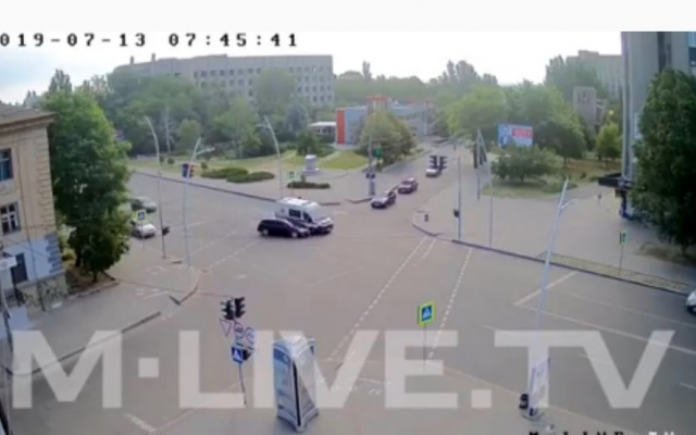 В Запорожской области в аварию попал автомобиль медиков (ВИДЕО) Фото № 1 В Запорожской области в аварию попал автомобиль медиков (ВИДЕО) Фото № 1