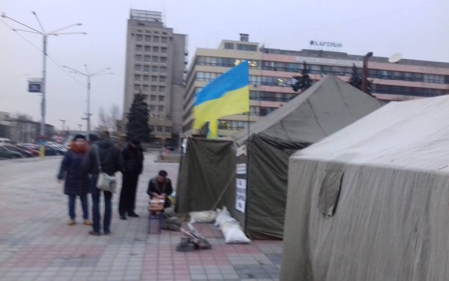 Запорожцы массово поднимаются против Президента: Палаточный городок увеличивается (ФОТО) Фото № 8 Запорожцы массово поднимаются против Президента: Палаточный городок увеличивается (ФОТО) Фото № 8