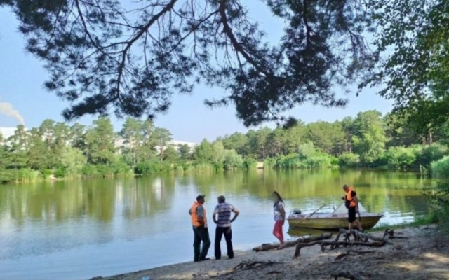В Запорожской области мужчина нырнул в водоем и исчез: Идут поиски (ФОТО) Фото № 3 В Запорожской области мужчина нырнул в водоем и исчез: Идут поиски (ФОТО) Фото № 3