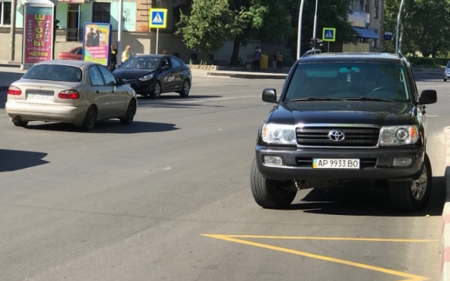 В Запорожской области подняли на смех автоледи на внедорожнике (ФОТО) Фото № 0 В Запорожской области подняли на смех автоледи на внедорожнике (ФОТО) Фото № 0