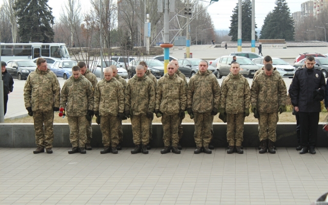 В Запорожье почтили память Героев Небесной сотни (ФОТОРЕПОРТАЖ) Фото № 2 В Запорожье почтили память Героев Небесной сотни (ФОТОРЕПОРТАЖ) Фото № 2