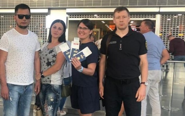 Молодой запорожский пиротехник, который ослеп после взрыва в зоне ООС, едет на лечение в Турцию (ФОТО) Фото № 0 Молодой запорожский пиротехник, который ослеп после взрыва в зоне ООС, едет на лечение в Турцию (ФОТО) Фото № 0