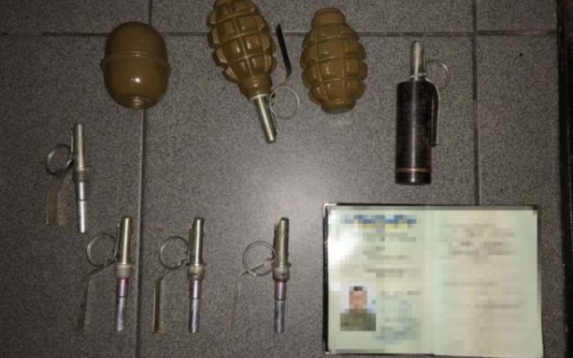 В Запорожье поймали военного с полным В Запорожье поймали военного с полным