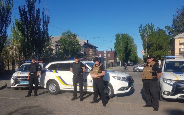 ЧП в Запорожской области: Неизвестные заминировали торговый центр (ФОТО) Фото № 2 ЧП в Запорожской области: Неизвестные заминировали торговый центр (ФОТО) Фото № 2