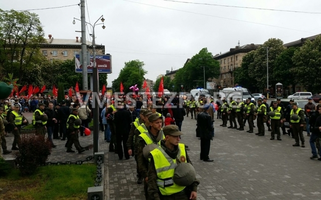 В Запорожье стартовало шествие В Запорожье стартовало шествие