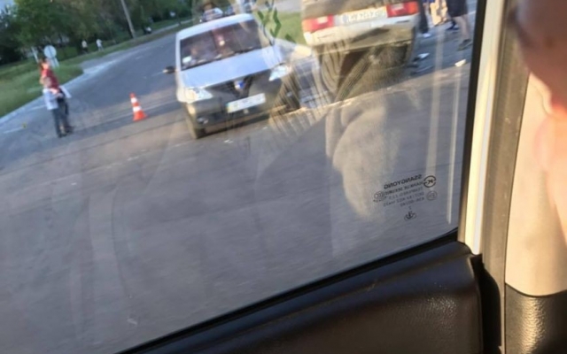 Фото: две аварии на запорожской Набережной, одно авто вверх колесами Фото № 2 Фото: две аварии на запорожской Набережной, одно авто вверх колесами Фото № 2