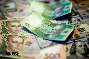 В Запорожье в подъезде напали на валютчика Фото № 0 В Запорожье в подъезде напали на валютчика Фото № 0