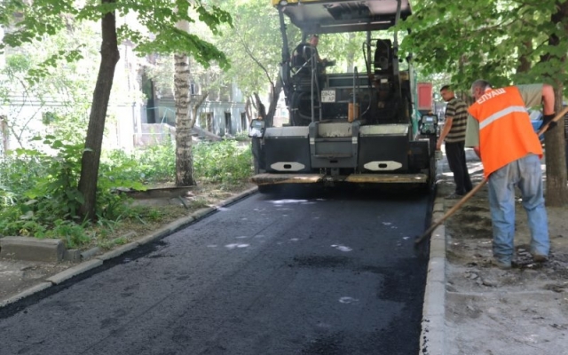 В Запорожье сняли асфальт на улице Независимой Украины (ФОТО) Фото № 1 В Запорожье сняли асфальт на улице Независимой Украины (ФОТО) Фото № 1