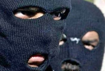 Женщина не успела выйти из квартиры - на нее напали грабители Фото № 0 Женщина не успела выйти из квартиры - на нее напали грабители Фото № 0