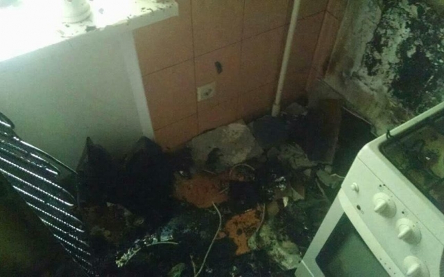Холодильник стал причиной пожара: Пострадали люди (ФОТО) Фото № 1 Холодильник стал причиной пожара: Пострадали люди (ФОТО) Фото № 1