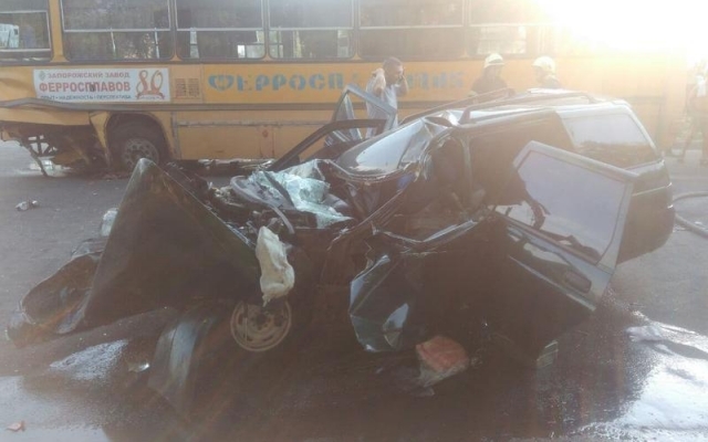 В Запорожье требуется помощь пострадавшим в ДТП с заводским автобусом Фото № 0 В Запорожье требуется помощь пострадавшим в ДТП с заводским автобусом Фото № 0