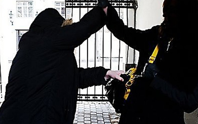 В Шевченковском трое неизвестных напали на несовершеннолетнего парня Фото № 0 В Шевченковском трое неизвестных напали на несовершеннолетнего парня Фото № 0
