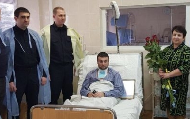 Появились фото из палат пострадавших от взрыва запорожских полицейских Фото № 1 Появились фото из палат пострадавших от взрыва запорожских полицейских Фото № 1