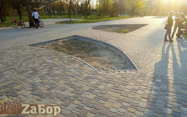 Запорожцы шокированы состоянием парка (ФОТО) Фото № 3 Запорожцы шокированы состоянием парка (ФОТО) Фото № 3