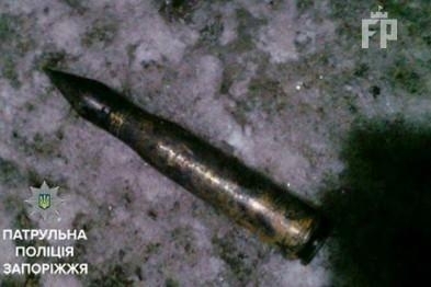Запорожский парк оцепили патрульные Фото № 0 Запорожский парк оцепили патрульные Фото № 0