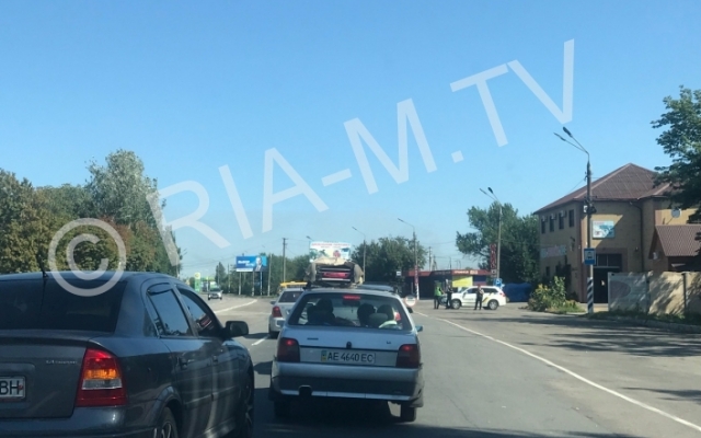 Под Запорожьем объявлен план-перехват, на выезде - большие пробки (ФОТО) Фото № 2 Под Запорожьем объявлен план-перехват, на выезде - большие пробки (ФОТО) Фото № 2