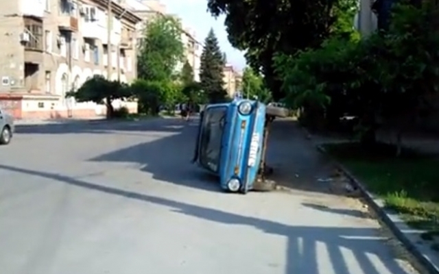 В Запорожье горожане заметили странный автомобиль (ФОТО, ВИДЕО) Фото № 0 В Запорожье горожане заметили странный автомобиль (ФОТО, ВИДЕО) Фото № 0