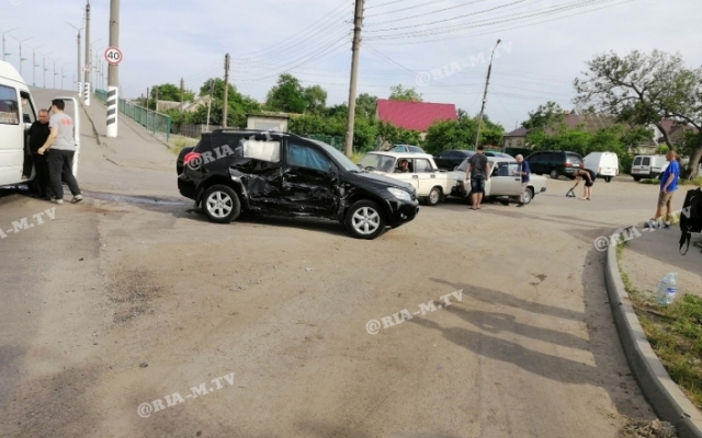 В Запорожской области пасажирский автобус попал в аварию (ФОТО) Фото № 4 В Запорожской области пасажирский автобус попал в аварию (ФОТО) Фото № 4