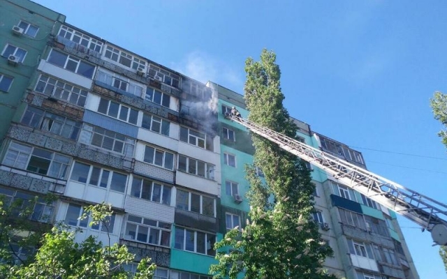 В сети появились фото и видео пожара в девятиэтажке Фото № 3 В сети появились фото и видео пожара в девятиэтажке Фото № 3