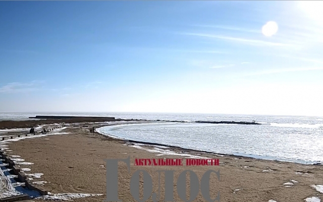 В сети появились фото сегодняшнего необычного Азовского моря Фото № 0 В сети появились фото сегодняшнего необычного Азовского моря Фото № 0