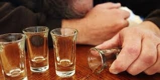 Трагедия в Запорожской области: Мужчина и женщина отравились суррогатным алкоголем Фото № 0 Трагедия в Запорожской области: Мужчина и женщина отравились суррогатным алкоголем Фото № 0