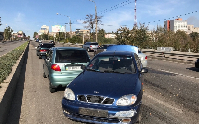 В Запорожье столкнулись между собой три авто (ФОТО) Фото № 1 В Запорожье столкнулись между собой три авто (ФОТО) Фото № 1